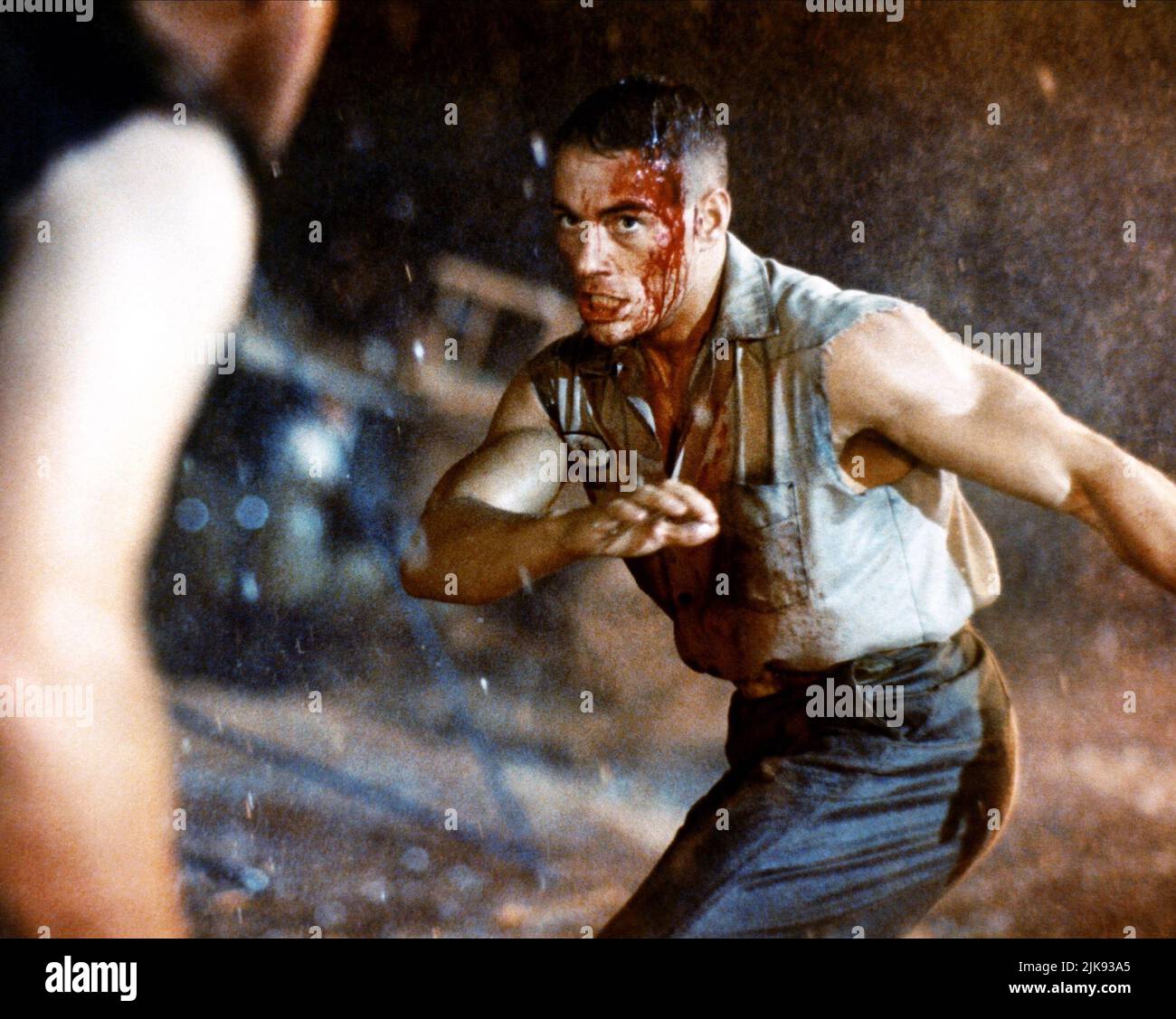 Jean-Claude Van Damme Film Universal Soldier (USA 1992) Charaktere: Luc Deveraux Regie: Roland Emmerich 10. Juli 1992 **WARNUNG** dieses Foto ist nur für redaktionelle Zwecke bestimmt und unterliegt dem Urheberrecht von CAROLCO PICTURES und/oder dem Fotografen, der von der Film- oder Produktionsgesellschaft beauftragt wurde, und kann nur durch Veröffentlichungen in Verbindung mit der Werbung für den oben genannten Film reproduziert werden. Eine obligatorische Gutschrift für CAROLCO PICTURES ist erforderlich. Der Fotograf sollte ebenfalls angerechnet werden, wenn er bekannt ist. Ohne schriftliche Genehmigung der Film Company kann keine kommerzielle Nutzung gewährt werden. Stockfoto