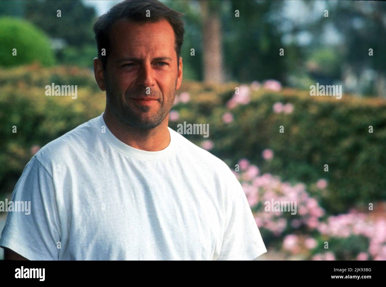 Bruce Willis Film: The Last Boy Scout (1991) Charaktere: Joe Hallenbeck Regie: Tony Scott 13 December 1991 **WARNUNG** Dieses Foto ist nur für redaktionelle Zwecke bestimmt und unterliegt dem Copyright von WARNER BROS und/oder des Fotografen, der von der Film- oder Produktionsfirma beauftragt wurde, und kann nur von Publikationen im Zusammenhang mit der Bewerbung des oben genannten Films reproduziert werden. Eine obligatorische Gutschrift an WARNER BROS ist erforderlich. Der Fotograf sollte auch bei Bekanntwerden des Fotos gutgeschrieben werden. Ohne schriftliche Genehmigung der Film Company kann keine kommerzielle Nutzung gewährt werden. Stockfoto