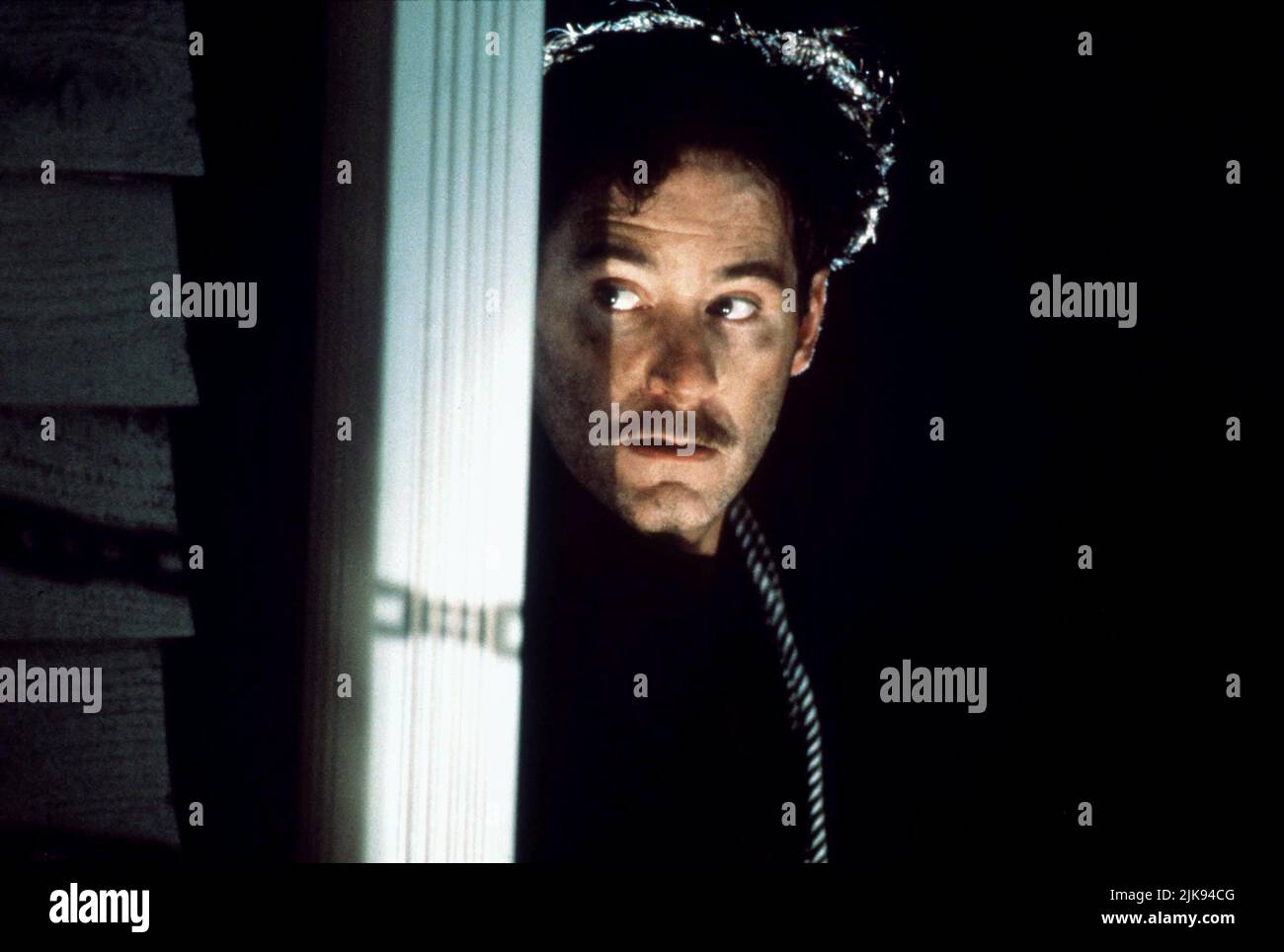 Kevin Kline Film: Consenting Adults (USA 1992) Charaktere: Richard Parker Regie: Alan J. Pakula 16 October 1992 **WARNUNG** Dieses Foto ist nur für redaktionelle Verwendung bestimmt und unterliegt dem Copyright von HOLLYWOOD-BILDERN und/oder dem Fotografen, der von der Film- oder Produktionsfirma beauftragt wurde, und kann nur von Publikationen im Zusammenhang mit der Bewerbung des oben genannten Films reproduziert werden. Eine obligatorische Gutschrift für HOLLYWOOD-BILDER ist erforderlich. Der Fotograf sollte auch bei Bekanntwerden des Fotos gutgeschrieben werden. Ohne schriftliche Genehmigung der Film Company kann keine kommerzielle Nutzung gewährt werden. Stockfoto