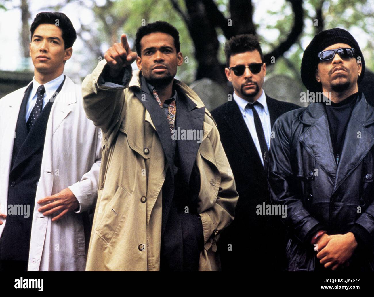 Russell Wong, Mario Van Peebles, Judd Nelson & Ice-T Film: New Jack City (1991) Charaktere: Park,Stone,Nick Peretti & Scotty Appleton Regie: Mario Van Peebles 17 January 1991 **WARNUNG** Dieses Foto ist nur für den redaktionellen Gebrauch bestimmt und unterliegt dem Copyright von WARNER BROS und/oder des Fotografen, der von der Film- oder Produktionsfirma beauftragt wurde, und kann nur durch Publikationen im Zusammenhang mit der Bewerbung des oben genannten Films reproduziert werden. Eine obligatorische Gutschrift an WARNER BROS ist erforderlich. Der Fotograf sollte auch bei Bekanntwerden des Fotos gutgeschrieben werden. Eine kommerzielle Nutzung kann ohne schriftliche Genehmigung von Th Stockfoto