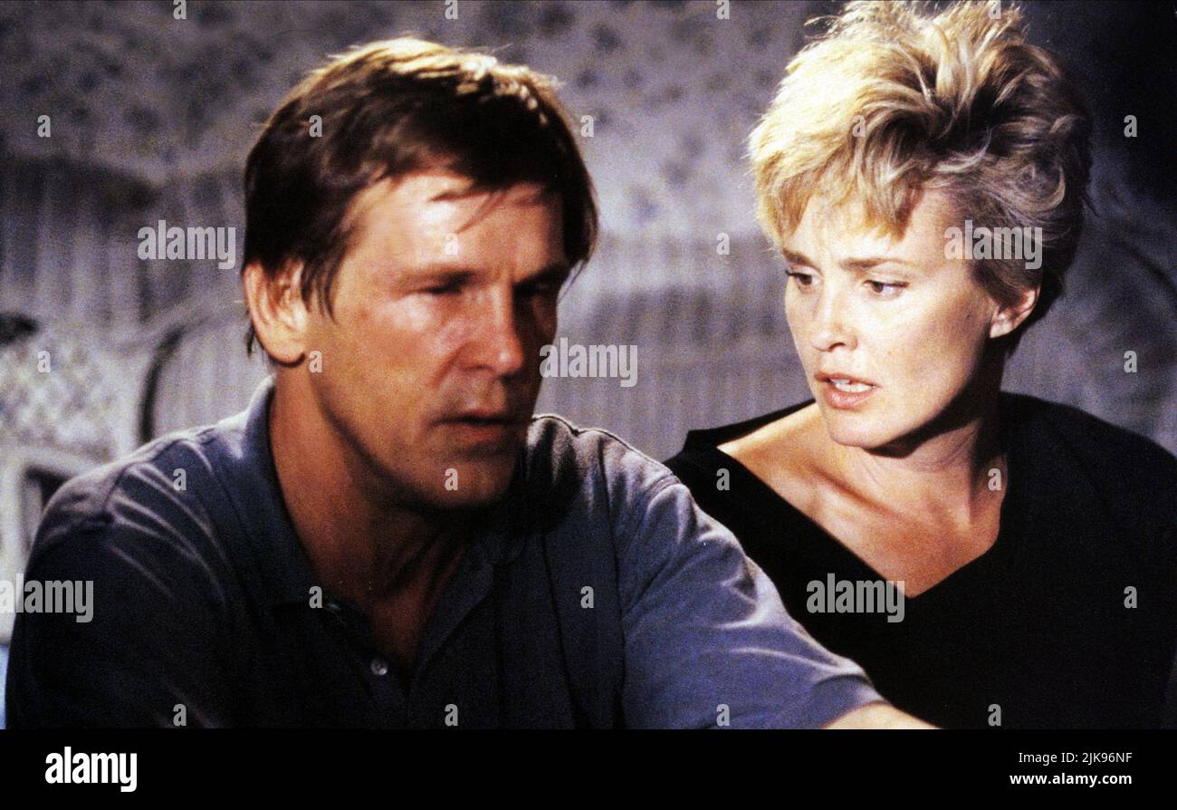 Nick Nolte & Jessica lange Film: Cape Fear (USA 1991) Charaktere: Sam Bowden & Leigh Bowden Regie: Martin Scorsese 15 November 1991 **WARNUNG** Dieses Foto ist nur für redaktionelle Zwecke bestimmt und unterliegt dem Copyright von UNIVERSAL und/oder dem Fotografen, der von der Film- oder Produktionsfirma beauftragt wurde und darf nur von Publikationen im Zusammenhang mit der Bewerbung des oben genannten Films reproduziert werden. Eine obligatorische Gutschrift an UNIVERSAL ist erforderlich. Der Fotograf sollte auch bei Bekanntwerden des Fotos gutgeschrieben werden. Ohne schriftliche Genehmigung der Film Company kann keine kommerzielle Nutzung gewährt werden. Stockfoto