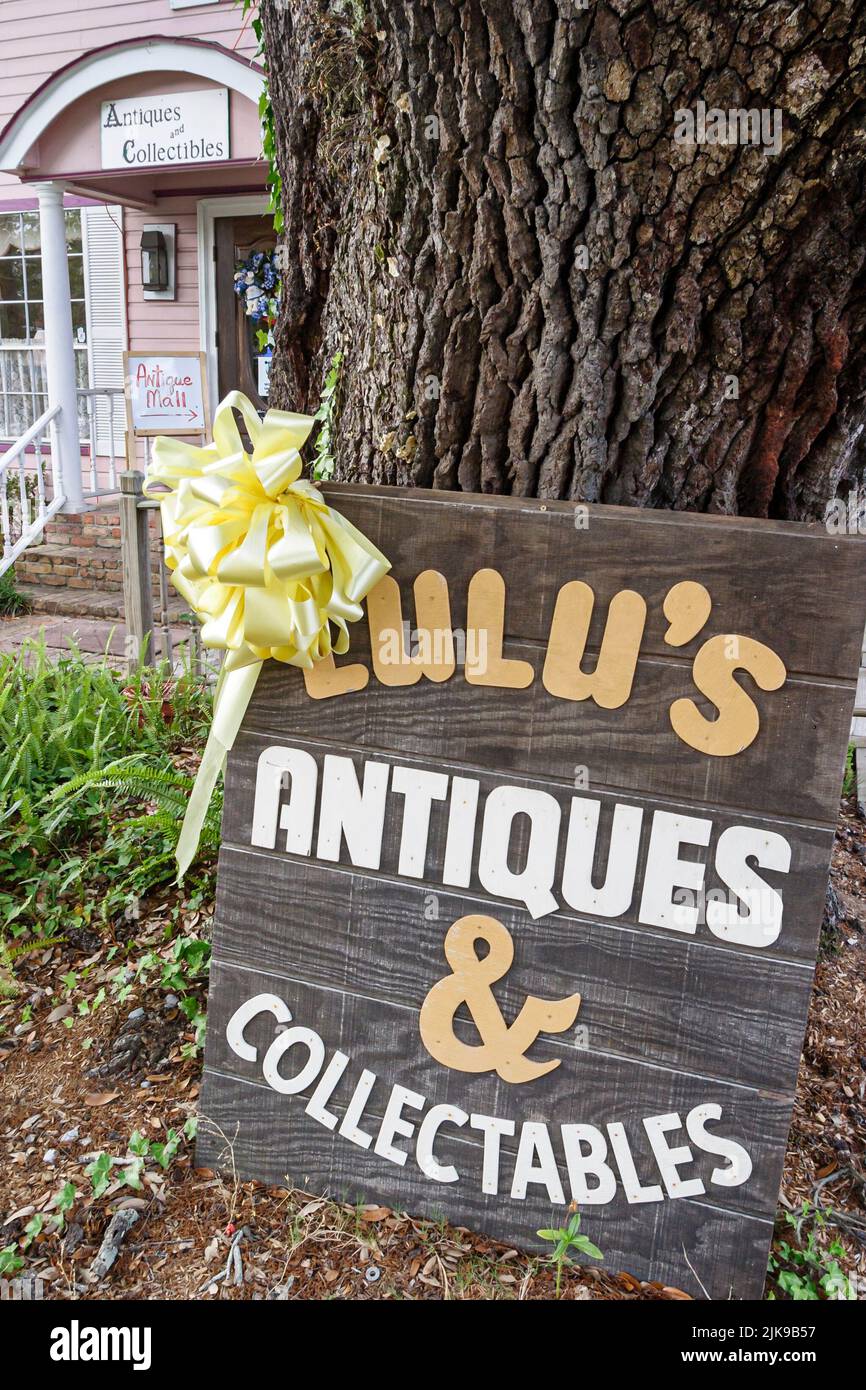 Slidell Louisiana, Olde Towne Antique District, Lulu's Antiques, Schild mit einem Einkaufsladen, Laden mit Sammlerstücken falsch geschriebene Sammlerstücke Stockfoto