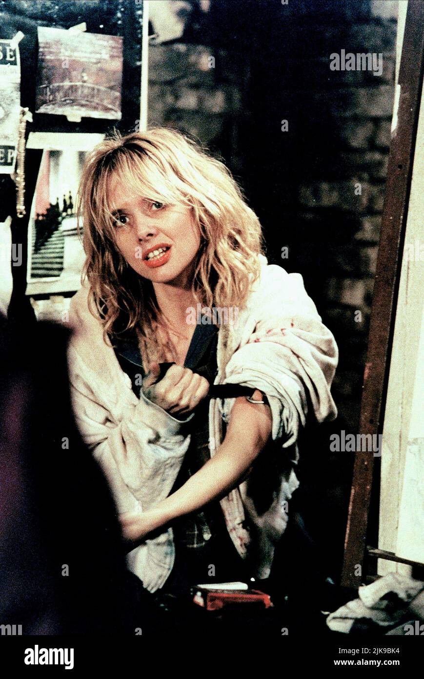 Rosanna Arquette Film White Lies; (1997) Charaktere: Junkie Artist 01 June 1996 **WARNUNG** dieses Foto ist nur für redaktionelle Zwecke bestimmt und unterliegt dem Copyright von BUENA VISTA und/oder dem Fotografen, der von der Film- oder Produktionsgesellschaft beauftragt wurde. Es kann nur durch Veröffentlichungen in Verbindung mit der Werbung für den obigen Film reproduziert werden. Es ist eine obligatorische Gutschrift für BUENA VISTA erforderlich. Der Fotograf sollte ebenfalls angerechnet werden, wenn er bekannt ist. Ohne schriftliche Genehmigung der Film Company kann keine kommerzielle Nutzung gewährt werden. Stockfoto