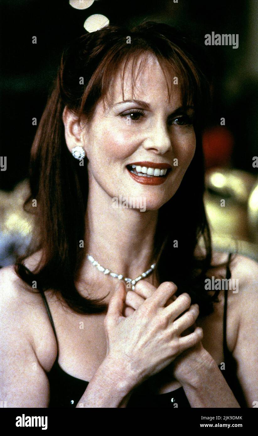 Lesley Ann Warren Film: Richie Rich'S Christmas Wish (1998) Charaktere: Regina Rich Regie: John Murlowski 03. November 1998 **WARNUNG** Dieses Foto ist nur für redaktionelle Verwendung bestimmt und unterliegt dem Copyright von WARNER HOME VIDEO und/oder des Fotografen, der von der Film- oder Produktionsfirma beauftragt wurde, und kann nur von Publikationen im Zusammenhang mit der Bewerbung des oben genannten Films reproduziert werden. Eine obligatorische Gutschrift für WARNER HOME VIDEO ist erforderlich. Der Fotograf sollte auch bei Bekanntwerden des Fotos gutgeschrieben werden. Ohne schriftliche Genehmigung der Film Company kann keine kommerzielle Nutzung gewährt werden. Stockfoto