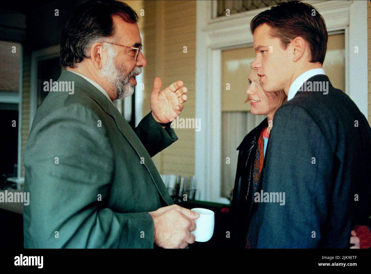 Francis Ford Coppola, Claire Danes & Matt Damon Film The Rainmaker (USA 1997) Regie: Francis Ford Coppola 18. November 1997 **WARNUNG** dieses Foto ist nur für redaktionelle Zwecke bestimmt und unterliegt dem Urheberrecht von PARAMOUNT und/oder dem Fotografen, der von der Film or Production Company zugewiesen wurde. Es kann nur durch Veröffentlichungen in Verbindung mit der Werbung für den obigen Film reproduziert werden. Es ist eine obligatorische Gutschrift bis ÜBERGEORDNETEN BETRAG erforderlich. Der Fotograf sollte ebenfalls angerechnet werden, wenn er bekannt ist. Ohne schriftliche Genehmigung der Film Company kann keine kommerzielle Nutzung gewährt werden. Stockfoto