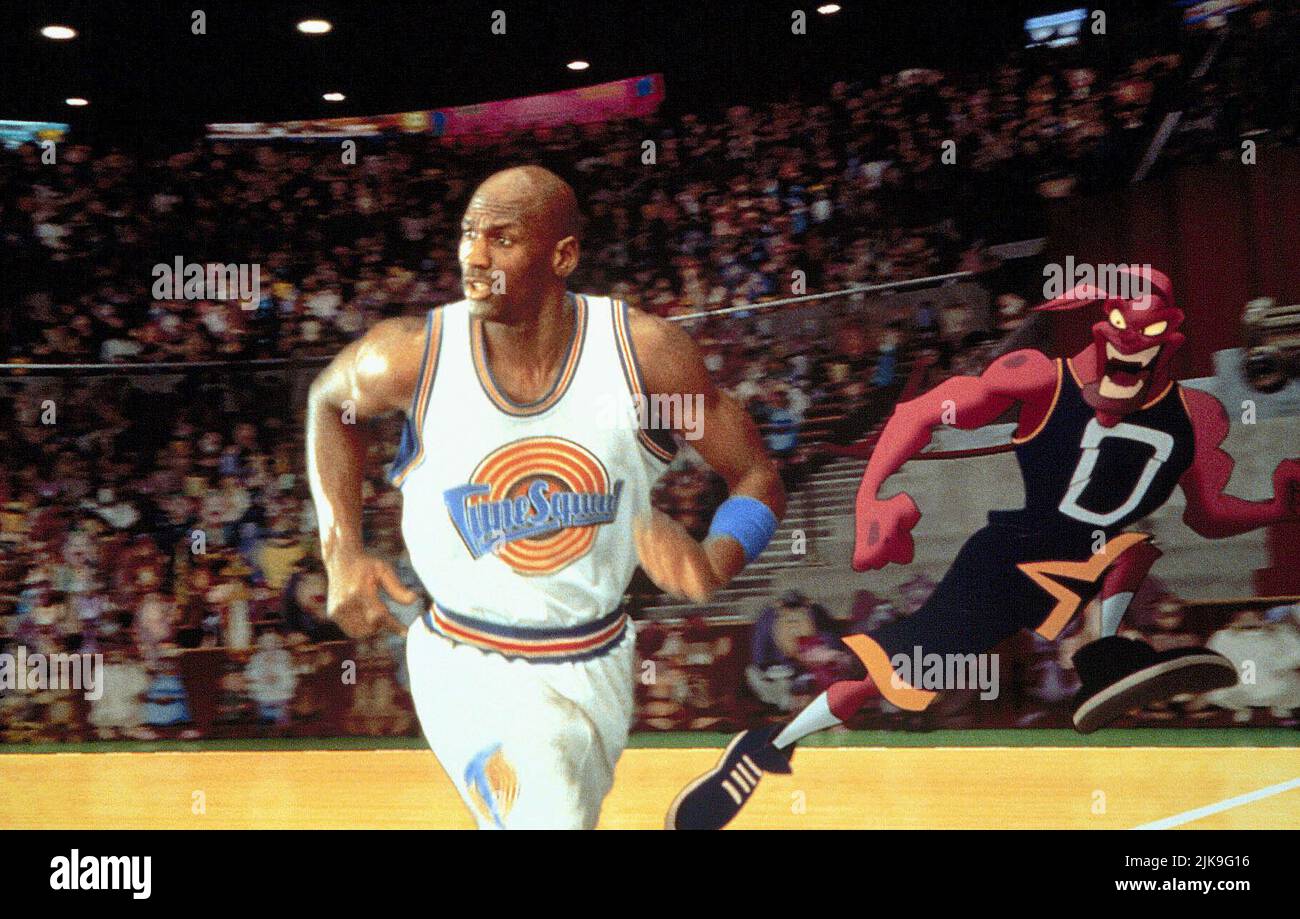 Michael Jordan Film Space Jam (USA 1996) Charaktere: Selbst Regisseur: Joe Pytka 10. November 1996 **WARNUNG** dieses Foto ist nur für redaktionelle Zwecke bestimmt und ist urheberrechtlich geschützt von WARNER BROS. Und/oder dem von der Film- oder Produktionsgesellschaft beauftragten Fotografen und dürfen nur durch Veröffentlichungen in Verbindung mit der Werbung für den oben genannten Film reproduziert werden. Eine obligatorische Gutschrift an WARNER BROS. Ist erforderlich. Der Fotograf sollte ebenfalls angerechnet werden, wenn er bekannt ist. Ohne schriftliche Genehmigung der Film Company kann keine kommerzielle Nutzung gewährt werden. Stockfoto