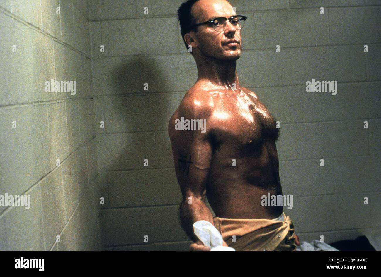 Michael Keaton Film Desperate Measures (1998) Charaktere: Peter McCabe Regie: Barbet Schroeder 30. Januar 1998 **WARNUNG** dieses Foto ist nur für redaktionelle Zwecke bestimmt und unterliegt dem Urheberrecht von TRISTAR PICTURES und/oder dem Fotografen, der von der Film- oder Produktionsgesellschaft beauftragt wurde, und kann nur durch Veröffentlichungen in Verbindung mit der Werbung für den obigen Film reproduziert werden. Es ist eine obligatorische Gutschrift für TRISTAR PICTURES erforderlich. Der Fotograf sollte ebenfalls angerechnet werden, wenn er bekannt ist. Ohne schriftliche Genehmigung der Film Company kann keine kommerzielle Nutzung gewährt werden. Stockfoto