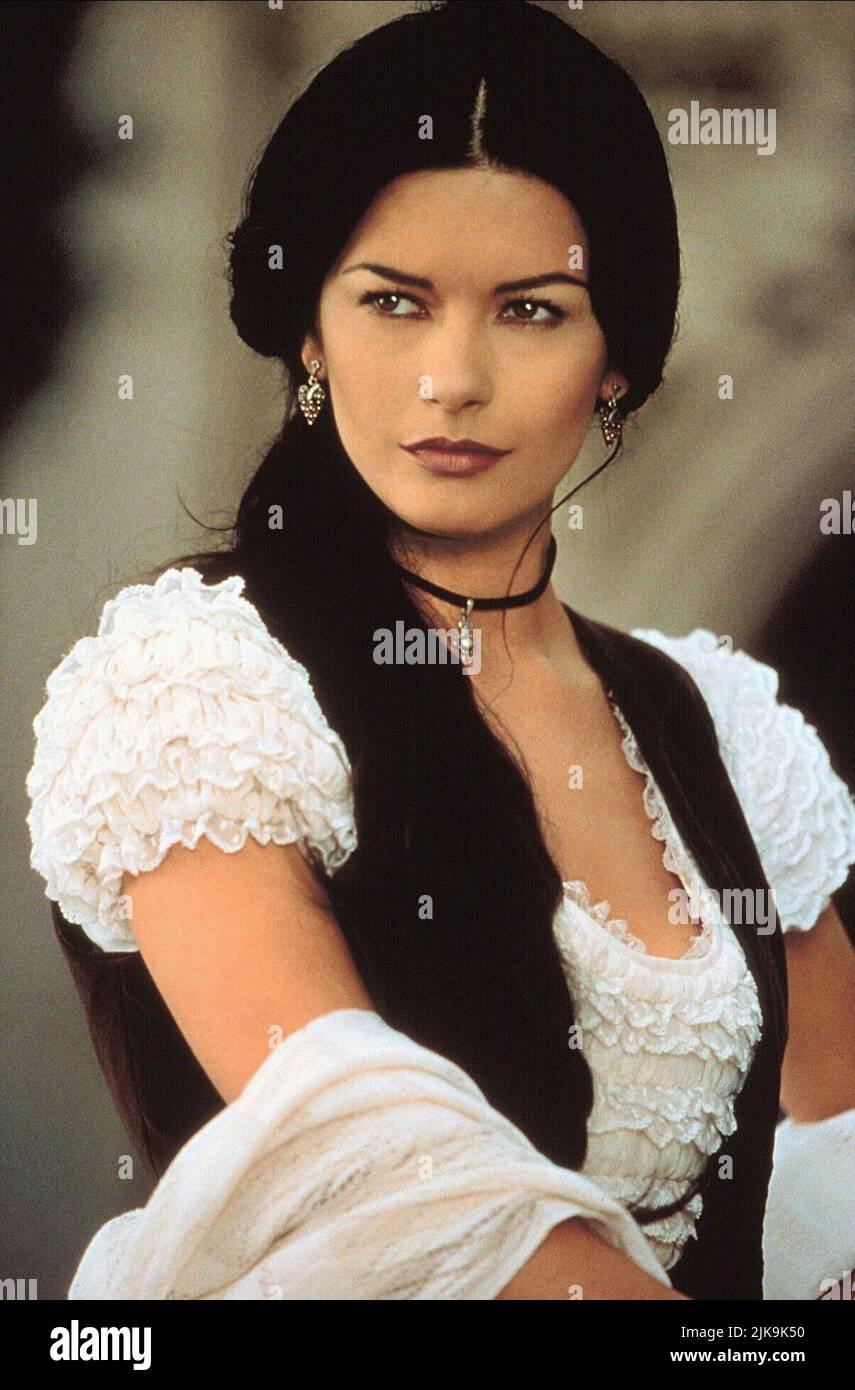 Catherine Zeta-Jones Film die Maske von Zorro (USA/DE 1998) Regie: Martin Campbell 17. Juli 1998 **WARNUNG** dieses Foto ist nur für redaktionelle Zwecke bestimmt und unterliegt dem Copyright von TRISTAR PICTURES und/oder dem Fotografen, der von der Film- oder Produktionsgesellschaft beauftragt wurde. Es kann nur durch Veröffentlichungen in Verbindung mit der Werbung für den oben genannten Film reproduziert werden. Es ist eine obligatorische Gutschrift für TRISTAR PICTURES erforderlich. Der Fotograf sollte ebenfalls angerechnet werden, wenn er bekannt ist. Ohne schriftliche Genehmigung der Film Company kann keine kommerzielle Nutzung gewährt werden. Stockfoto