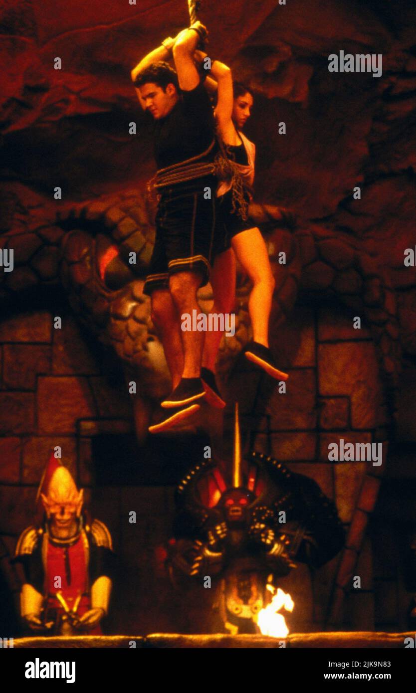 Austin St. John & Amy Jo Johnson Film: Turbo: A Power Rangers Movie (USA/JP 1997) Charaktere: Jason Lee Scott,Kimberly Hart Regie: Shuki Levy & David Winning 28 March 1997 **WARNUNG** Dieses Foto ist nur für den redaktionellen Gebrauch bestimmt und unterliegt dem Copyright von 20. CENTURY FOX und/oder des Fotografen, der von der Film- oder Produktionsfirma beauftragt wurde, und kann nur durch Publikationen im Zusammenhang mit der Bewerbung des oben genannten Films reproduziert werden. Eine obligatorische Gutschrift an 20. CENTURY FOX ist erforderlich. Der Fotograf sollte auch bei Bekanntwerden des Fotos gutgeschrieben werden. Ohne schriftliche Genehmigung kann keine kommerzielle Nutzung gewährt werden Stockfoto