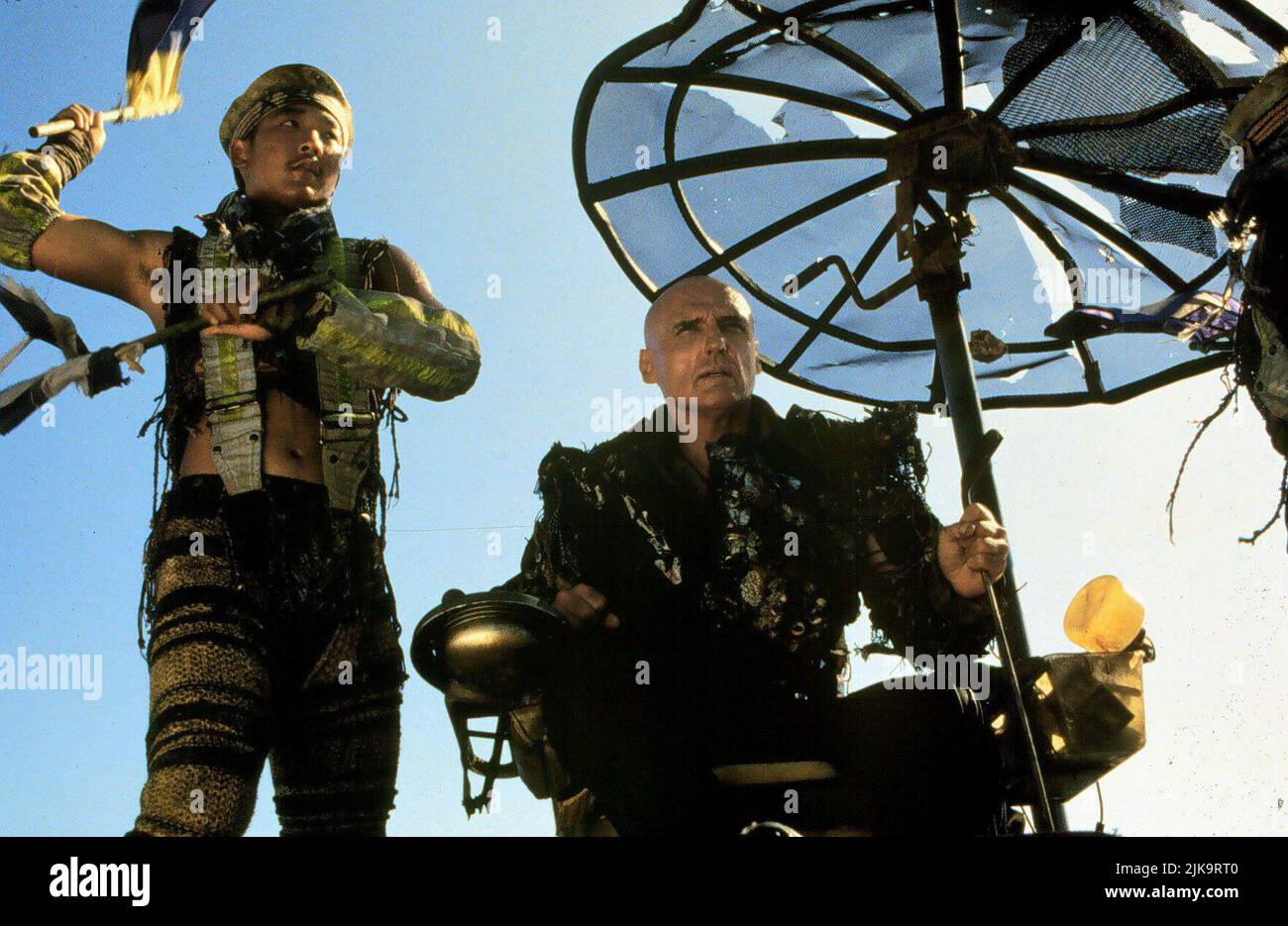 Dennis Hopper Film Waterworld (1995) Charaktere: Deacon Regie: Kevin Reynolds 28. Juli 1995 **WARNUNG** dieses Foto ist nur für redaktionelle Zwecke bestimmt und unterliegt dem Copyright von UNIVERSAL und/oder dem Fotografen, der von der Film or Production Company zugewiesen wurde. Eine obligatorische Gutschrift für UNIVERSAL ist erforderlich. Der Fotograf sollte ebenfalls angerechnet werden, wenn er bekannt ist. Ohne schriftliche Genehmigung der Film Company kann keine kommerzielle Nutzung gewährt werden. Stockfoto
