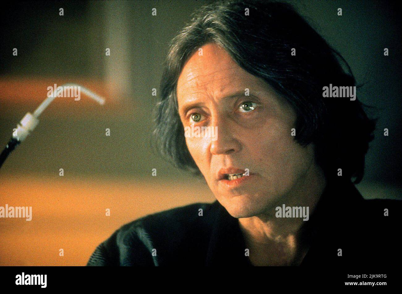 Christopher Walken Film: Dinge, die man in Denver machen kann When You'Re Dead (1995) Charaktere: Der Mann mit dem Plan Regie: Gary Fleder 02. Mai 1995 **WARNUNG** Dieses Foto ist nur für redaktionelle Zwecke bestimmt und unterliegt dem Copyright von WOODS ENTERTAINMENT und/oder des Fotografen, der von der Film- oder Produktionsfirma beauftragt wurde, und kann nur durch Publikationen im Zusammenhang mit der Bewerbung des oben genannten Films reproduziert werden. Eine obligatorische Gutschrift für WOODS UNTERHALTUNG ist erforderlich. Der Fotograf sollte auch bei Bekanntwerden des Fotos gutgeschrieben werden. Ohne schriftliche Genehmigung der Film Company kann keine kommerzielle Nutzung gewährt werden. Stockfoto