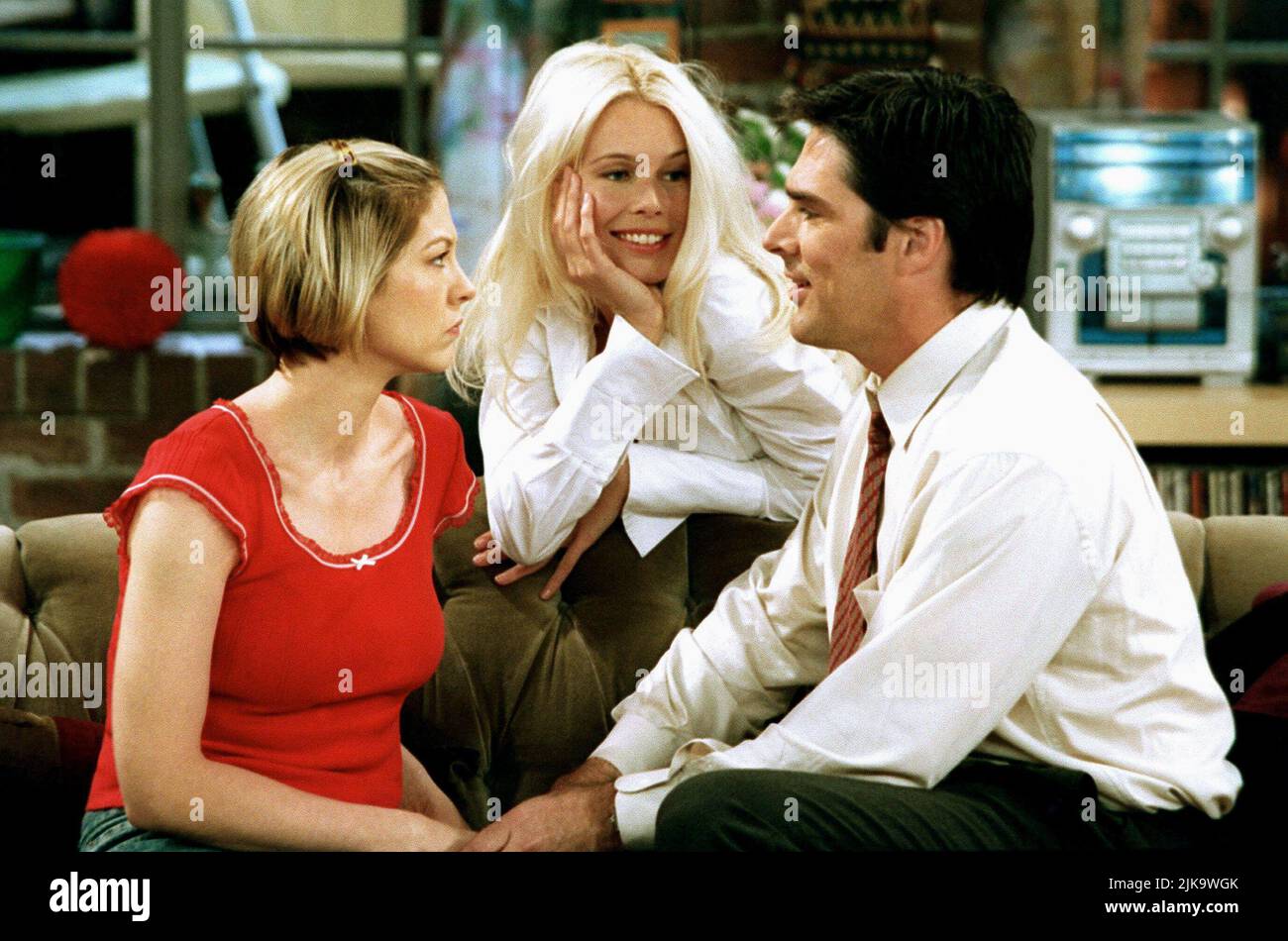 Jenna Elfman, Claudia Schiffer & Thomas Gibson Television: Dharma & Greg (TV-Serie) Characters: Dharma Finklestein Montgomery,Gretchen (2 Folgen, 2002) & Greg Montgomery USA 1997–2002, / 5. Staffel, Saison 5 24. September 1997 **WARNUNG** Dieses Foto ist nur für redaktionelle Verwendung bestimmt und unterliegt dem Copyright von 20. CENTURY FOX TV und/oder des Fotografen, die von der Film- oder Produktionsfirma beauftragt wurden und kann nur durch Publikationen im Zusammenhang mit der Bewerbung des oben genannten Films reproduziert werden. Eine obligatorische Gutschrift auf 20. CENTURY FOX TV ist erforderlich. Der Fotograf sollte auch bei Bekanntwerden des Fotos gutgeschrieben werden. Stockfoto