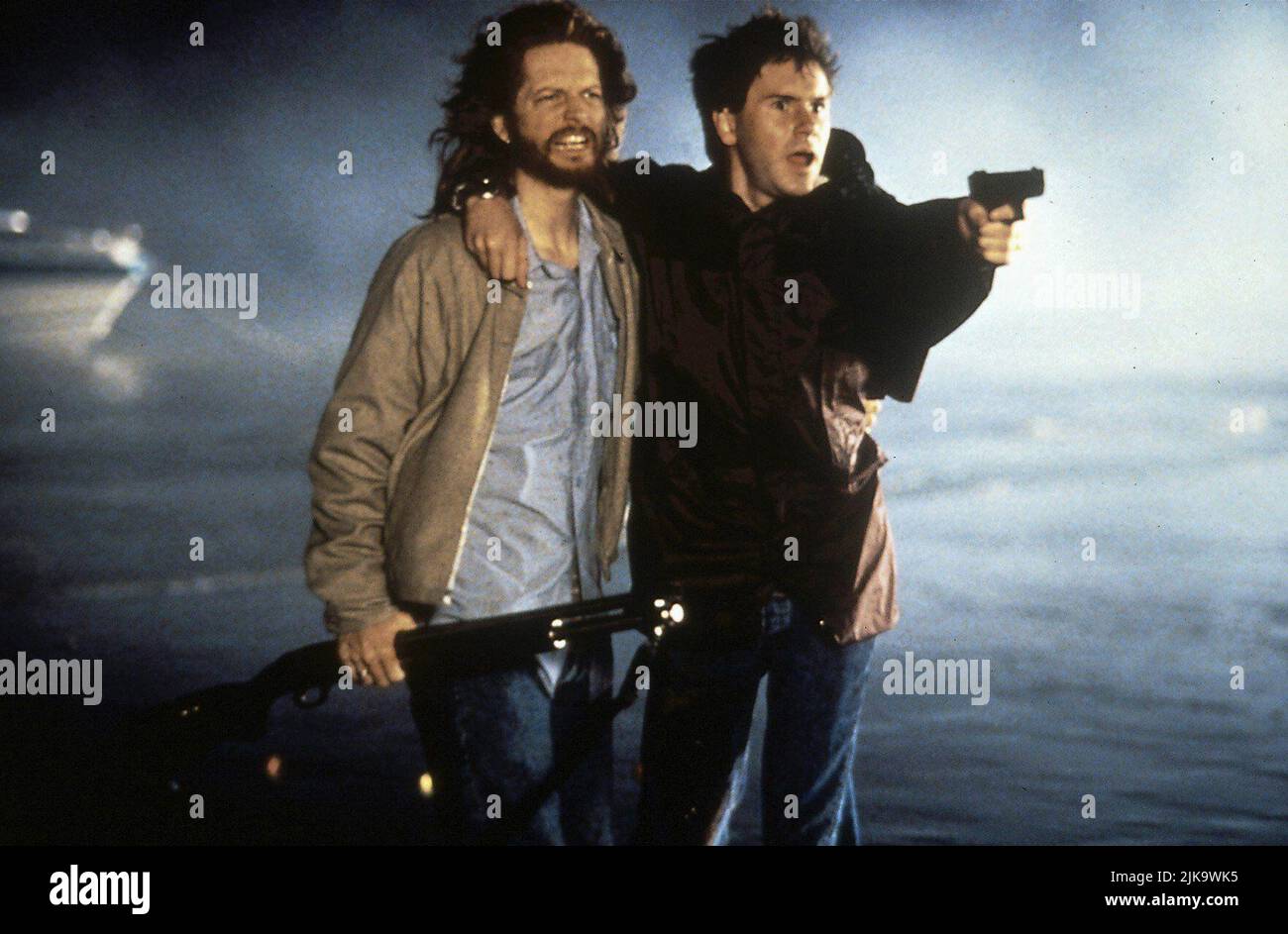 Eric Stoltz & Josh Hamilton Film Don't Look Back; Don t Look Back (1996) Charaktere: Jesse Parish & Steve Regie: Geoff Murphy 13. Juli 1996 **WARNUNG** dieses Foto ist nur für redaktionelle Zwecke bestimmt und unterliegt dem Copyright von HBO und/oder dem Fotografen, der von der Film or Production Company zugewiesen wurde. Es kann nur durch Veröffentlichungen in Verbindung mit der Werbung für den oben genannten Film reproduziert werden. Eine obligatorische Gutschrift für HBO ist erforderlich. Der Fotograf sollte ebenfalls angerechnet werden, wenn er bekannt ist. Ohne schriftliche Genehmigung der Film Company kann keine kommerzielle Nutzung gewährt werden. Stockfoto