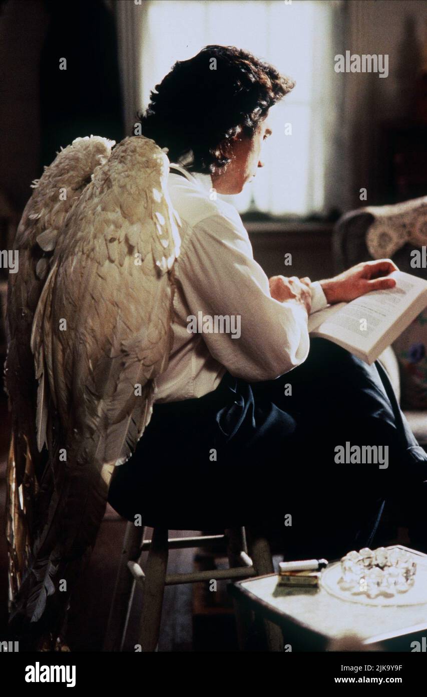 John Travolta Film Michael (1996) Charaktere: Michael Regie: Nora Ephron 25. Dezember 1996 **WARNUNG** dieses Foto ist nur für redaktionelle Zwecke bestimmt und unterliegt dem Copyright der NEUEN ZEILE und/oder des Fotografen, der von der Film- oder Produktionsgesellschaft zugewiesen wurde. Es kann nur durch Veröffentlichungen in Verbindung mit der Werbung für den oben genannten Film reproduziert werden. Eine obligatorische Gutschrift für EINE NEUE POSITION ist erforderlich. Der Fotograf sollte ebenfalls angerechnet werden, wenn er bekannt ist. Ohne schriftliche Genehmigung der Film Company kann keine kommerzielle Nutzung gewährt werden. Stockfoto