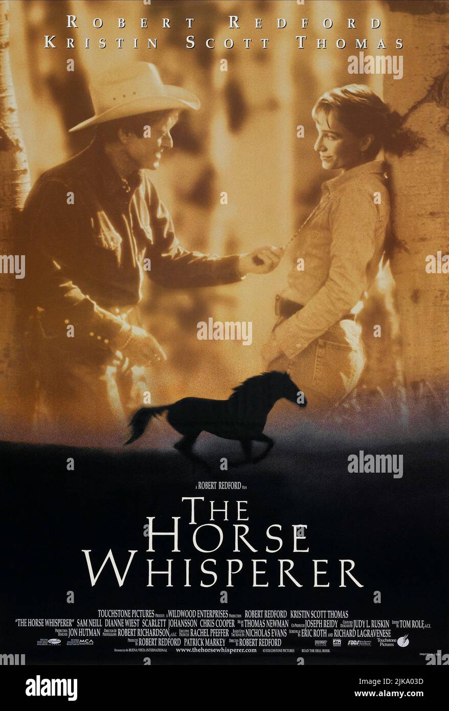 Robert Redford & Kristin Scott Thomas Film: The Horse Whisperer (USA 1998) Charaktere: Tom Booker, Annie MacLean Regie: Robert Redford 15 May 1998 **WARNUNG** Dieses Foto ist nur für den redaktionellen Gebrauch bestimmt und unterliegt dem Copyright von TOUCHSTONE-BILDERN und/oder dem Fotografen, der von der Film- oder Produktionsfirma beauftragt wurde, und kann nur von Publikationen im Zusammenhang mit der Bewerbung des oben genannten Films reproduziert werden. Eine obligatorische Gutschrift für DIE TOUCHSTONE-BILDER ist erforderlich. Der Fotograf sollte auch bei Bekanntwerden des Fotos gutgeschrieben werden. Ohne schriftliche Genehmigung der Film Compa kann keine kommerzielle Nutzung gewährt werden Stockfoto