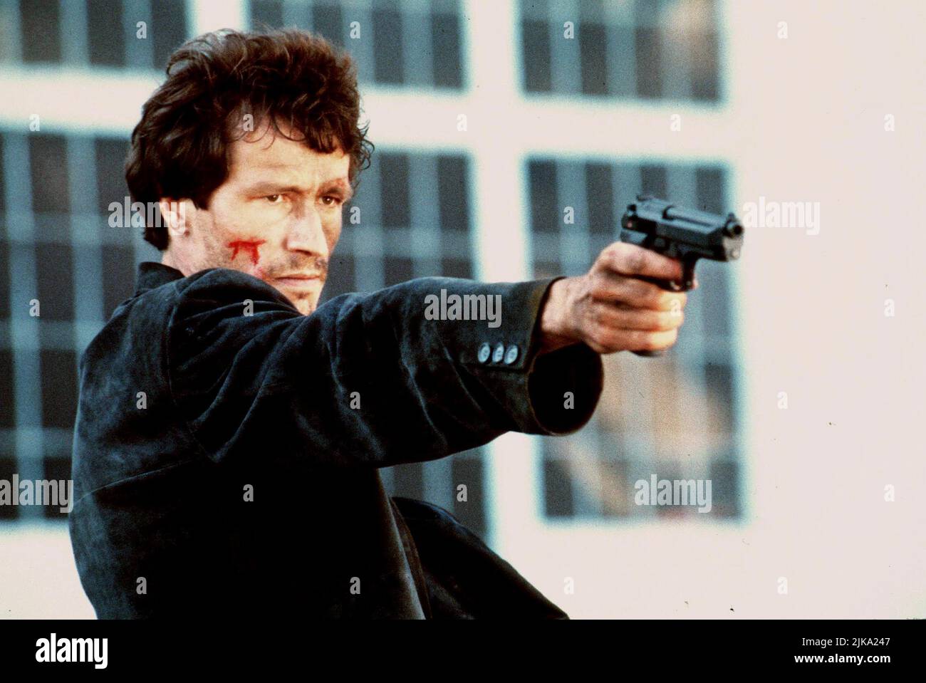 Michael Wincott Film Metro (1997) Charaktere: Michael Korda Regie: Thomas Carter 17. Januar 1997 **WARNUNG** dieses Foto ist nur für redaktionelle Zwecke bestimmt und unterliegt dem Urheberrecht von TOUCHSTONE und/oder dem Fotografen, der von der Film- oder Produktionsgesellschaft beauftragt wurde, und kann nur durch Veröffentlichungen in Verbindung mit der Werbung für den oben genannten Film reproduziert werden. Es ist eine obligatorische Gutschrift für TOUCHSTONE erforderlich. Der Fotograf sollte ebenfalls angerechnet werden, wenn er bekannt ist. Ohne schriftliche Genehmigung der Film Company kann keine kommerzielle Nutzung gewährt werden. Stockfoto
