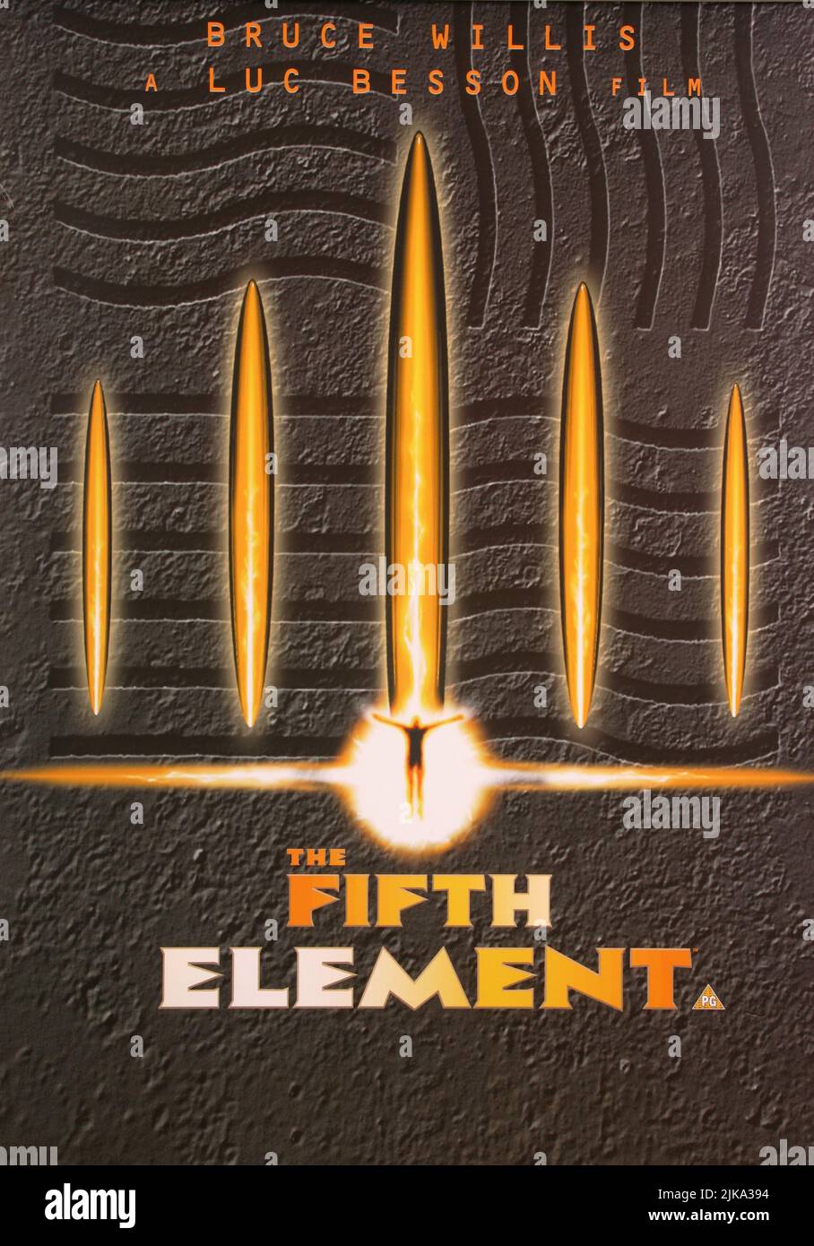 Filmplakat Film das fünfte Element (Le cinquième élément) FR 1997, Regie: Luc Besson 07. Mai 1997 **WARNUNG** dieses Foto ist nur für redaktionelle Zwecke bestimmt und unterliegt dem Urheberrecht von GAUMONT und/oder dem Fotografen, der von der Film- oder Produktionsgesellschaft beauftragt wurde. Es darf nur durch Veröffentlichungen in Verbindung mit der Werbung für den oben genannten Film reproduziert werden. Eine obligatorische Gutschrift für GAUMONT ist erforderlich. Der Fotograf sollte ebenfalls angerechnet werden, wenn er bekannt ist. Ohne schriftliche Genehmigung der Film Company kann keine kommerzielle Nutzung gewährt werden. Stockfoto
