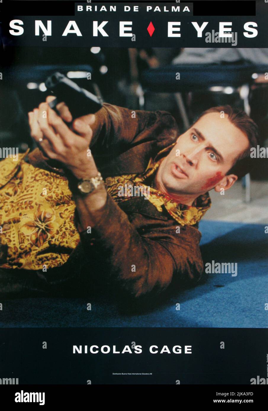 Nicolas Cage Poster Film: Snake Eyes (USA/CAN 1998) Regie: Brian De Palma 30 July 1998 **WARNUNG** Dieses Foto ist nur für redaktionelle Zwecke bestimmt und unterliegt dem Copyright von PARAMOUNT PICTURES und/oder des Fotografen, der von der Film- oder Produktionsfirma beauftragt wurde und darf nur von Publikationen im Zusammenhang mit der Bewerbung des oben genannten Films reproduziert werden. Eine obligatorische Gutschrift für PARAMOUNT-BILDER ist erforderlich. Der Fotograf sollte auch bei Bekanntwerden des Fotos gutgeschrieben werden. Ohne schriftliche Genehmigung der Film Company kann keine kommerzielle Nutzung gewährt werden. Stockfoto