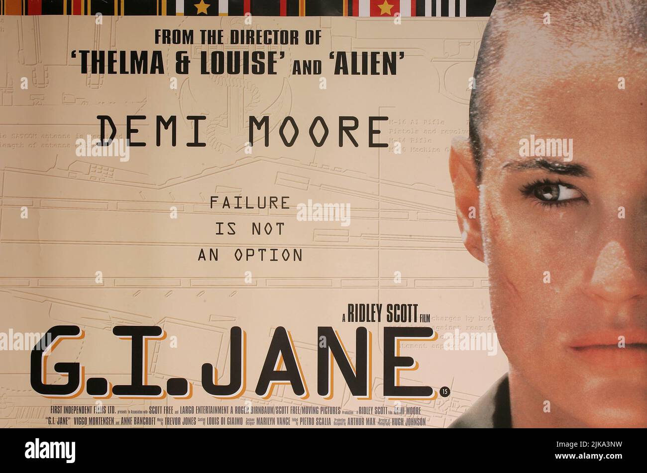 Demi Moore Poster Film: G.I. Jane; Gi Jane (1996) Regie: Ridley Scott 01 April 1997 **WARNUNG** Dieses Foto ist nur für redaktionelle Verwendung bestimmt und unterliegt dem Copyright von HOLLYWOOD-BILDERN und/oder dem von der Film- oder Produktionsfirma beauftragten Fotografen und kann nur von Publikationen im Zusammenhang mit der Bewerbung des oben genannten Films reproduziert werden. Eine obligatorische Gutschrift für HOLLYWOOD-BILDER ist erforderlich. Der Fotograf sollte auch bei Bekanntwerden des Fotos gutgeschrieben werden. Ohne schriftliche Genehmigung der Film Company kann keine kommerzielle Nutzung gewährt werden. Stockfoto