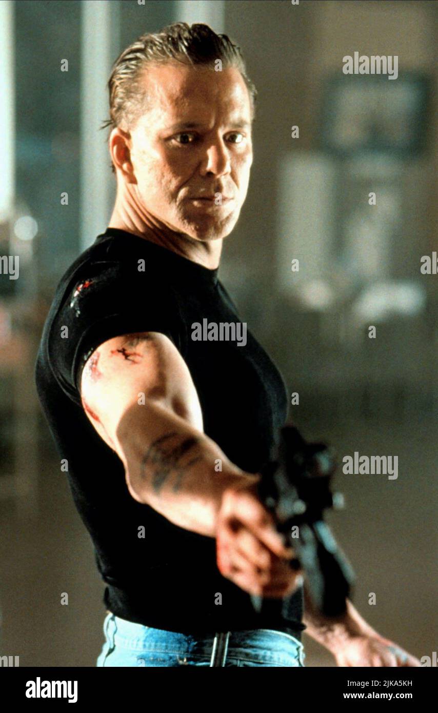 Mickey Rourke Film Double Team (USA/HK 1997) Regie: Hark Tsui 31 Januar 1997 **WARNUNG** dieses Foto ist nur für redaktionelle Zwecke bestimmt und unterliegt dem Copyright von COLUMBIA PICTURES und/oder dem von der Film oder Production Company beauftragten Fotografen und darf nur durch Veröffentlichungen in Verbindung mit der Werbung für den oben genannten Film reproduziert werden. Eine obligatorische Gutschrift für COLUMBIA PICTURES ist erforderlich. Der Fotograf sollte ebenfalls angerechnet werden, wenn er bekannt ist. Ohne schriftliche Genehmigung der Film Company kann keine kommerzielle Nutzung gewährt werden. Stockfoto