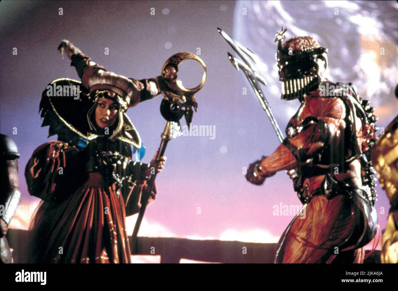 Julia Cortez & Mark Ginther Film: Mighty Morphin Power Rangers: The Movie (USA/AUS/JP 1995) Charaktere: Rita Repulsa, Lord Zedd Regie: Bryan Spicer 30 June 1995 **WARNUNG** Dieses Foto ist nur für den redaktionellen Gebrauch bestimmt und unterliegt dem Copyright von 20. CENTURY FOX und/oder des Fotografen, der von der Film- oder Produktionsfirma beauftragt wurde und darf nur durch Publikationen im Zusammenhang mit der Bewerbung des oben genannten Films reproduziert werden. Eine obligatorische Gutschrift an 20. CENTURY FOX ist erforderlich. Der Fotograf sollte auch bei Bekanntwerden des Fotos gutgeschrieben werden. Eine kommerzielle Nutzung kann ohne schriftliche Genehmigung des FI nicht gewährt werden Stockfoto