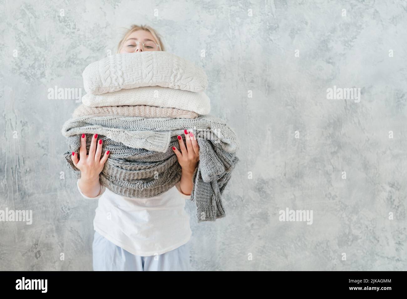 Gemütliches Heim Textil Frau gestrickt Decke Kissen Stockfoto