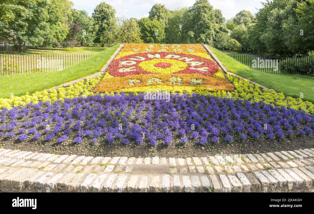 Eine Blumendarstellung zum 150.-jährigen Bestehen von Roundhay Park, Leeds, Yorkshire, England, Großbritannien Stockfoto