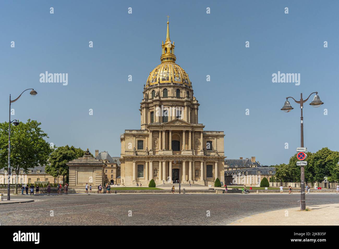 Les Invalides in Paris mit dem Grab von Napoleon Bonaparte Unter der goldenen Kuppel Stockfoto