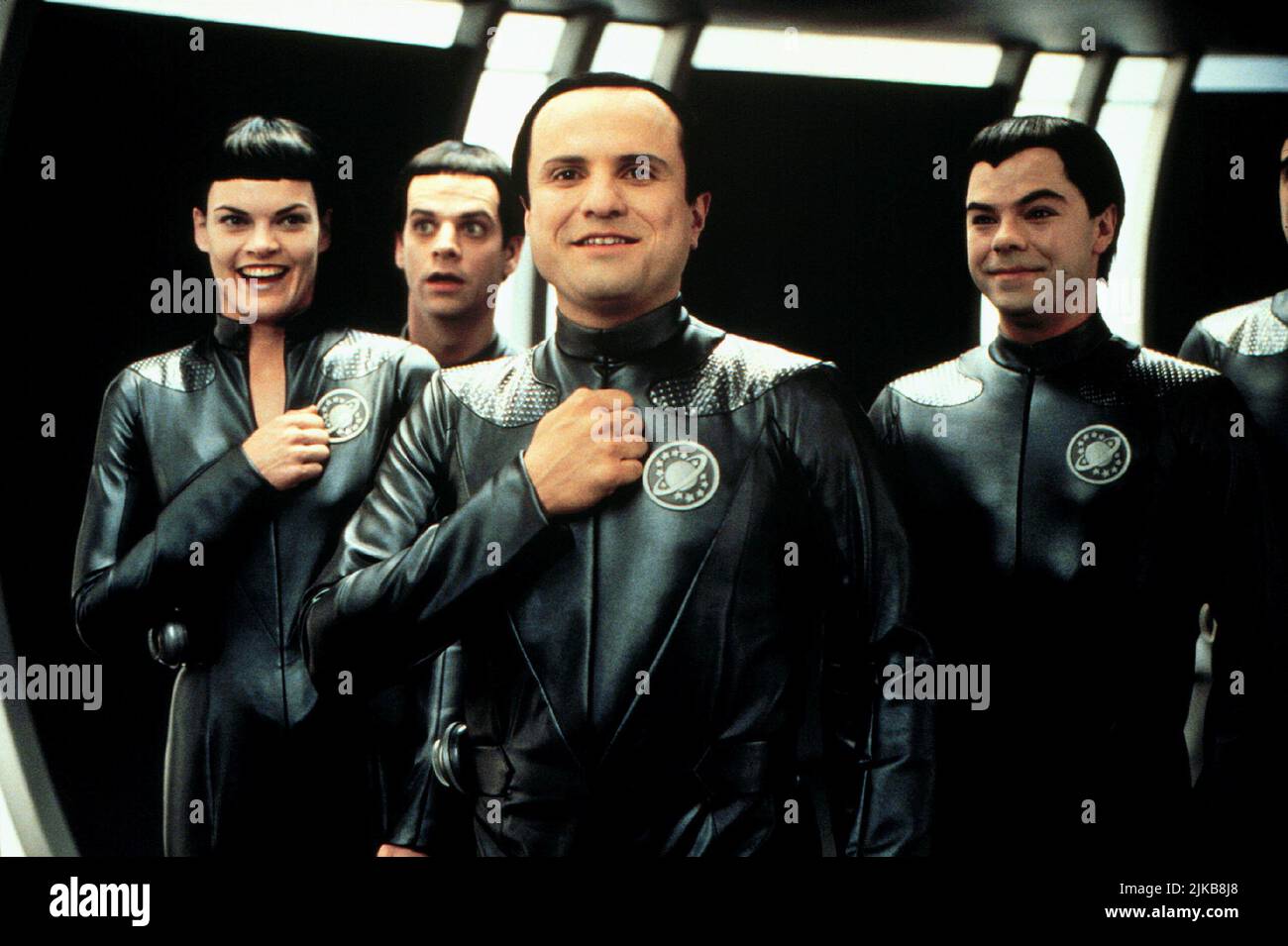 Missi Pyle, Patrick Breen, Enrico Colantoni & Jed Rees Film: Galaxy Quest (USA 1999) Charaktere: Laliari,Quellek,Mathesar & Teb Regie: Dean Parisot 23 December 1999 **WARNUNG** Dieses Foto ist nur für den redaktionellen Gebrauch bestimmt und unterliegt dem Copyright von DREAMWORKS SKG und/oder des Fotografen, der von der Film- oder Produktionsfirma beauftragt wurde, und kann nur von Publikationen im Zusammenhang mit der Bewerbung des oben genannten Films reproduziert werden. Eine obligatorische Gutschrift an DREAMWORKS SKG ist erforderlich. Der Fotograf sollte auch bei Bekanntwerden des Fotos gutgeschrieben werden. Eine kommerzielle Nutzung kann ohne schriftliche Genehmigung des FI nicht gewährt werden Stockfoto