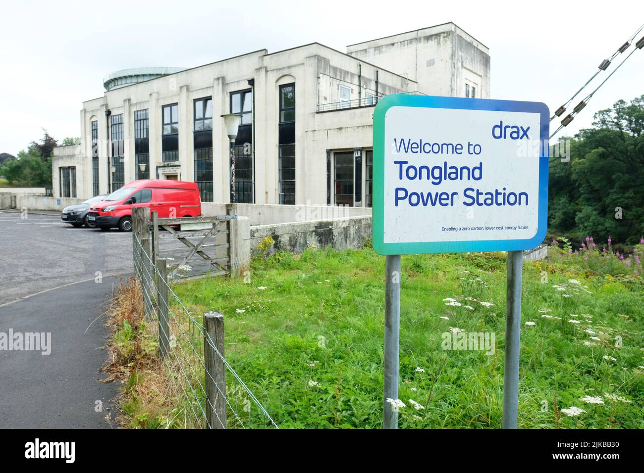 Das von Drax betriebene Kraftwerk Tongland ist ein Wasserkraftwerk, das im Jahr 1930s in der Nähe von Kirkcudbright, Dumfries und Galloway, Schottland, gebaut wurde und 2022 gebaut wurde Stockfoto