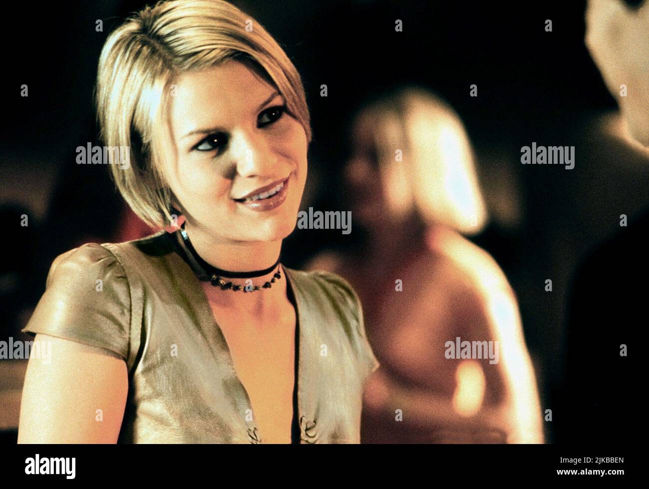 Claire Danes Film: The Mod Squad (1999) Charaktere: Julie Barnes Regie: Scott Silver 17 March 1999 **WARNUNG** Dieses Foto ist nur für redaktionelle Zwecke bestimmt und unterliegt dem Copyright von MGM und/oder dem Fotografen, der von der Film- oder Produktionsfirma beauftragt wurde, und kann nur durch Publikationen im Zusammenhang mit der Bewerbung des oben genannten Films reproduziert werden. Eine obligatorische Gutschrift an MGM ist erforderlich. Der Fotograf sollte auch bei Bekanntwerden des Fotos gutgeschrieben werden. Ohne schriftliche Genehmigung der Film Company kann keine kommerzielle Nutzung gewährt werden. Stockfoto