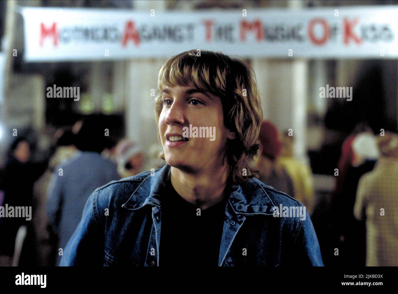 Sam Huntington Film: Detroit Rock City (USA 1999) Charaktere: Jam Regie: Adam Rifkin 09 August 1999 **WARNUNG** Dieses Foto ist nur für redaktionelle Zwecke bestimmt und unterliegt dem Copyright des NEW LINE CINEMA und/oder des Fotografen, der von der Film- oder Produktionsfirma beauftragt wurde und darf nur von Publikationen im Zusammenhang mit der Bewerbung des oben genannten Films reproduziert werden. Eine obligatorische Gutschrift für DAS NEUE LINE CINEMA ist erforderlich. Der Fotograf sollte auch bei Bekanntwerden des Fotos gutgeschrieben werden. Ohne schriftliche Genehmigung der Film Company kann keine kommerzielle Nutzung gewährt werden. Stockfoto