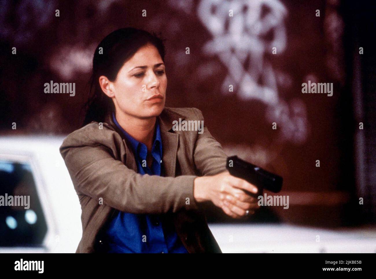 Maura Tierney Film Oxygen (1999) Charaktere: DET. Madeline Foster Regie: Richard Shepard 13. Mai 1999 **WARNUNG** dieses Foto ist nur für redaktionelle Zwecke bestimmt und unterliegt dem Urheberrecht von MOSAIKFILMEN und/oder dem Fotografen, der von der Film or Production Company beauftragt wurde. Für MOSAIKFILME ist ein obligatorischer Gutschein erforderlich. Der Fotograf sollte ebenfalls angerechnet werden, wenn er bekannt ist. Ohne schriftliche Genehmigung der Film Company kann keine kommerzielle Nutzung gewährt werden. Stockfoto