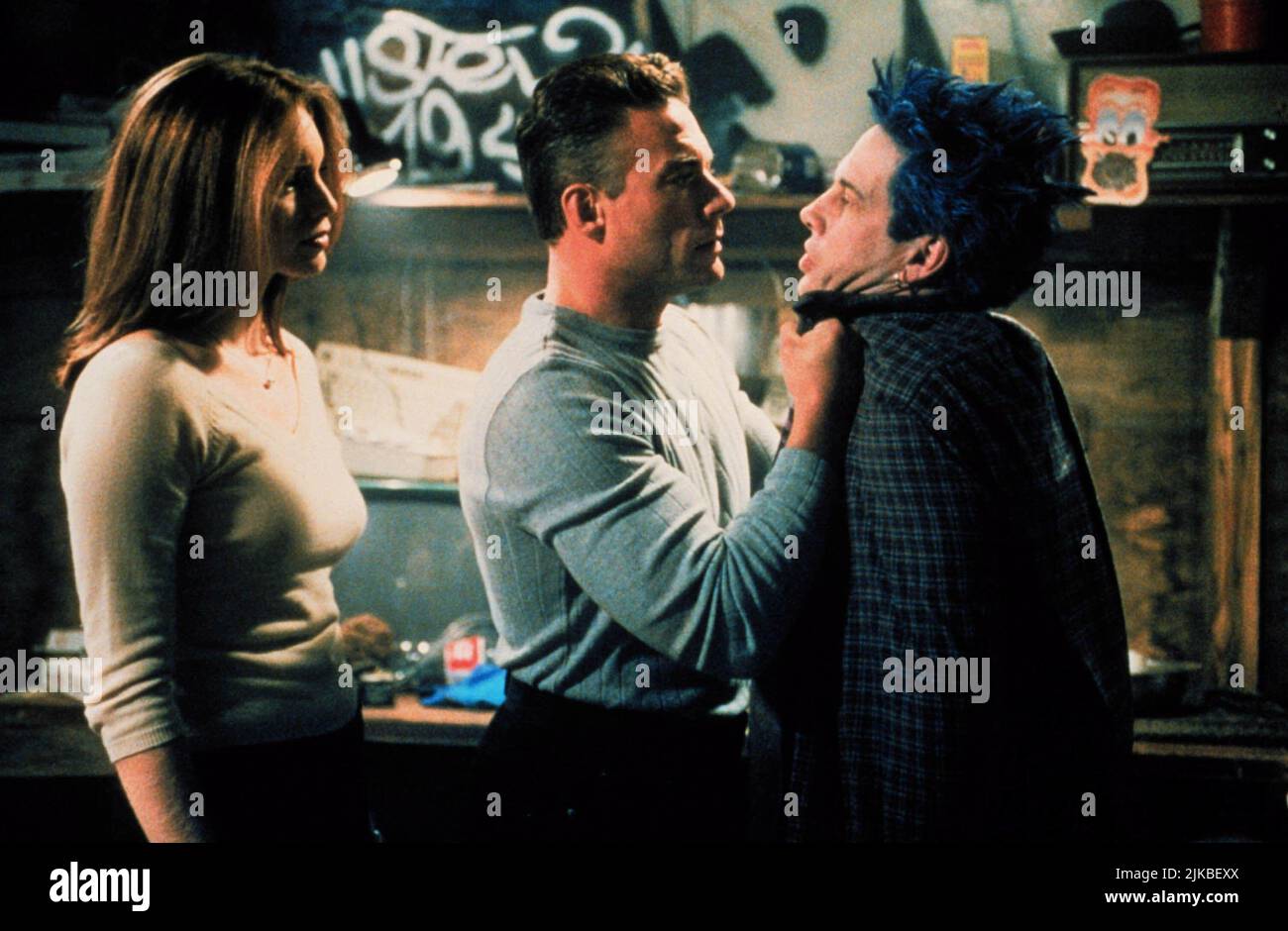 Heidi Schanz & Jean-Claude Van Damme Film Universal Soldier: The Return (1999) Charaktere: Erin Young, KTXD & Luc Deveraux Regie: MIC Rodgers 04. Juli 1999 **WARNUNG** dieses Foto ist nur für redaktionelle Zwecke bestimmt und unterliegt dem Copyright von TRISTAR und/oder dem Fotografen, der von der Film- oder Produktionsgesellschaft zugewiesen wurde. Es ist eine obligatorische Gutschrift für TRISTAR erforderlich. Der Fotograf sollte ebenfalls angerechnet werden, wenn er bekannt ist. Ohne schriftliche Genehmigung der Film Company kann keine kommerzielle Nutzung gewährt werden. Stockfoto