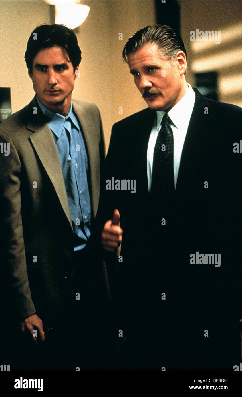 Luke Wilson & William Forsythe Film: Blue Streak (1999) Charaktere: Carlson & Detective Hardcastle Regie: Les Mayfield 17 September 1999 **WARNUNG** Dieses Foto ist nur für redaktionelle Zwecke bestimmt und unterliegt dem Copyright von COLUMBIA und/oder dem Fotografen, der von der Film- oder Produktionsfirma beauftragt wurde und darf nur von Publikationen im Zusammenhang mit der Bewerbung des oben genannten Films reproduziert werden. Eine obligatorische Gutschrift an COLUMBIA ist erforderlich. Der Fotograf sollte auch bei Bekanntwerden des Fotos gutgeschrieben werden. Ohne schriftliche Genehmigung der Film Company kann keine kommerzielle Nutzung gewährt werden. Stockfoto