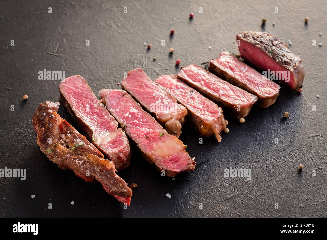 Hausgemachte Küche seltene Beefsteak Scheiben Hintergrund Stockfoto