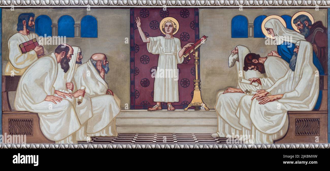 ZÜRICH, SCHWEIZ - 1. JULI 2022: Das Fresko des zwölfjährigen Jesus im Tempel der Pfarrkirche Liebfrauen von Fritz Kunz (1906). Stockfoto