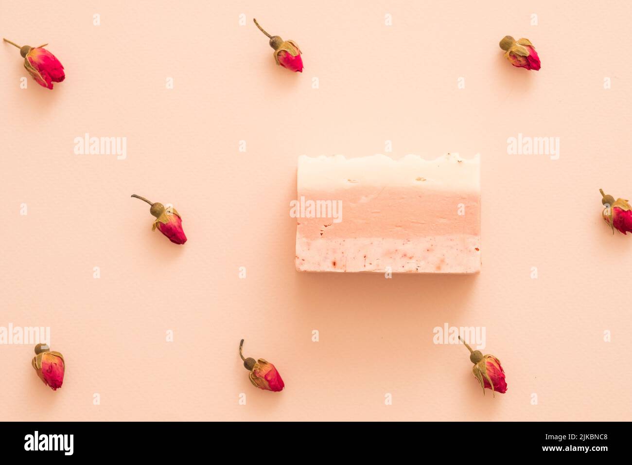 Rose ätherisches Öl kosmetische handgemachte Seifenstück Stockfoto