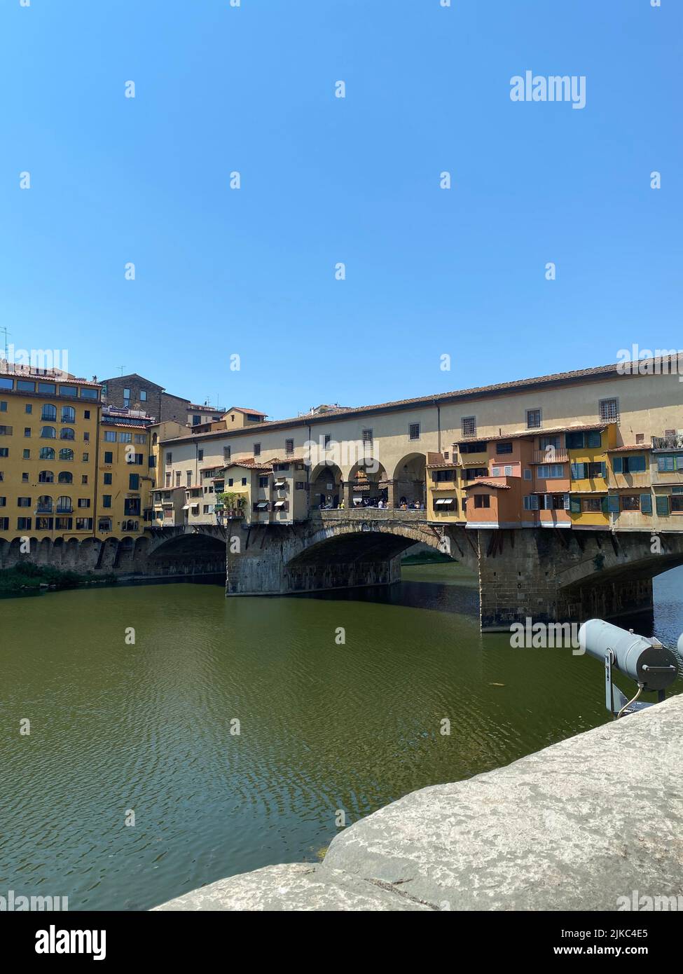 Blick auf die berühmte Ponte Vecchio in Florenz, Italien Stockfoto
