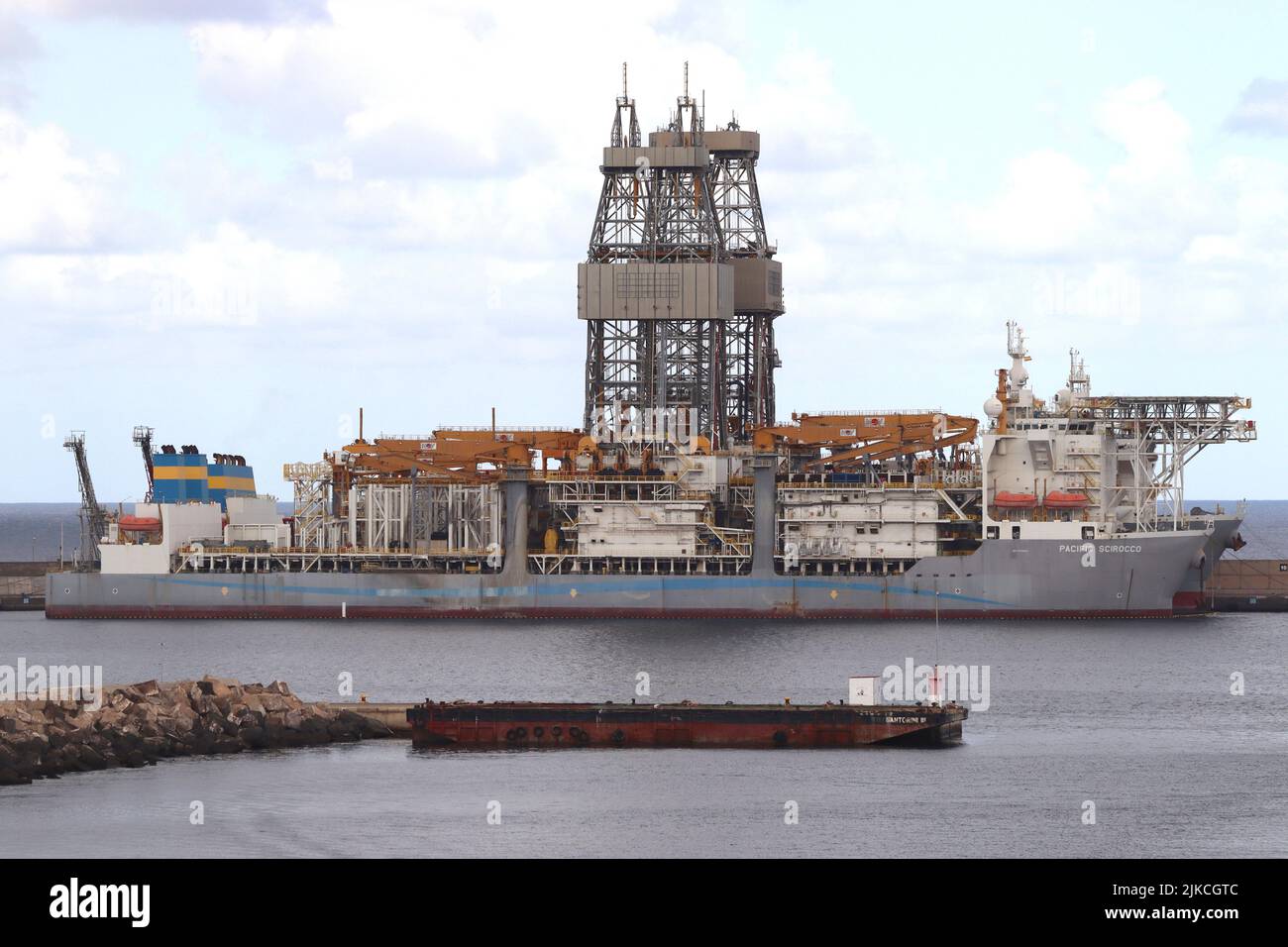 Das Bohrschiff Pacific Sciroco - 60.000 Tonnen - liegt in Las Palmas, Grand Canaria. Stockfoto