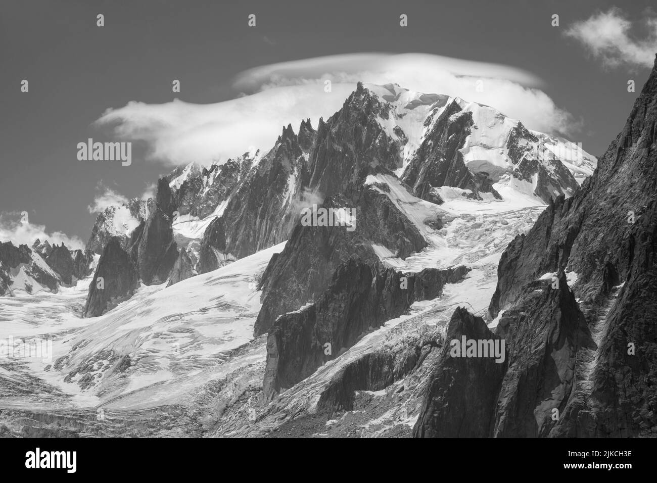 Mont Blanc du Tacul und Mont Blanc Massiv. Stockfoto