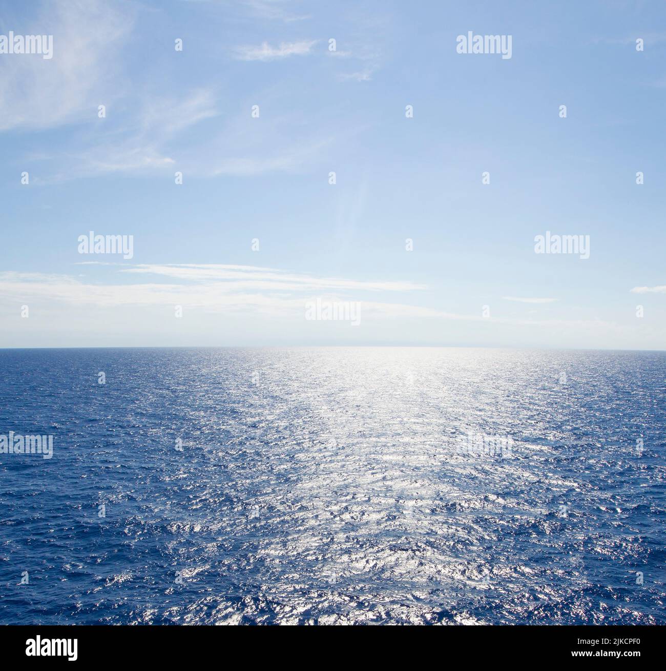 Blick auf den Golf von Mexiko von einer Offshore-Plattform aus Stockfoto