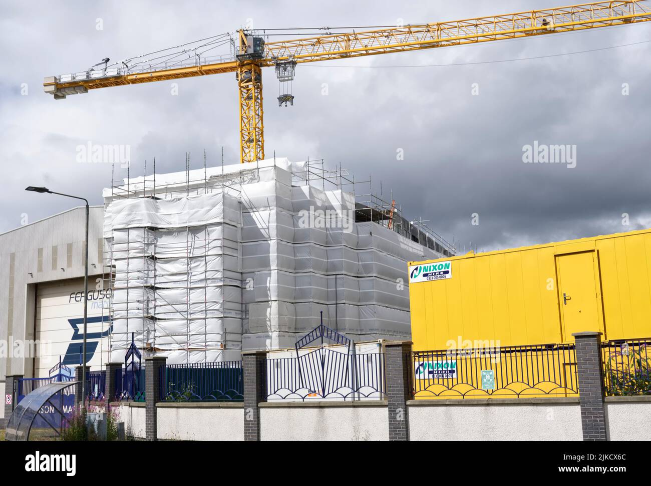 Greenock, Schottland, Großbritannien, Juli 30. 2022, Ferguson Marine Werft neue Calmac Fähre im Bau Stockfoto