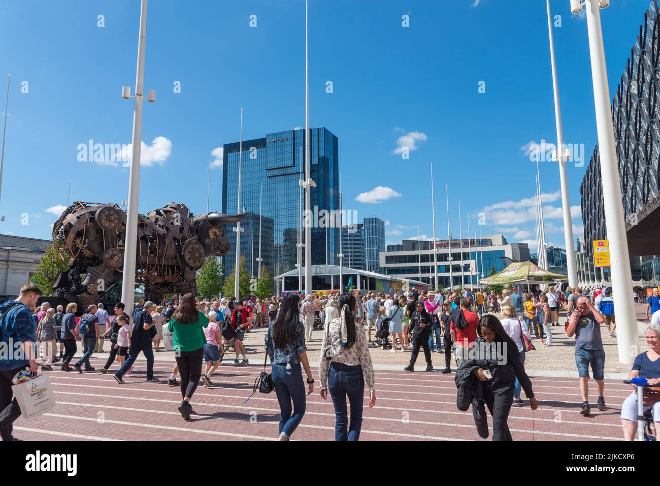 Massen von Besuchern in Birmingham für die Commonwealth Games 2022 Stockfoto