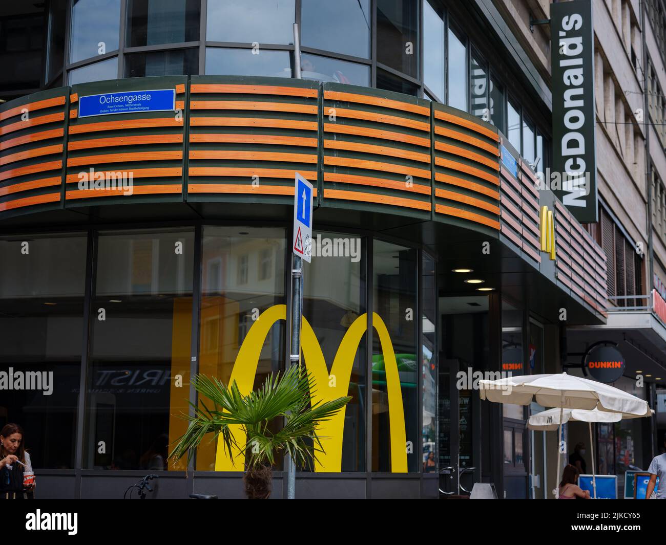 Basel, Schweiz Juli 4 2022 McDonald's Restaurants in Basel. McDonald