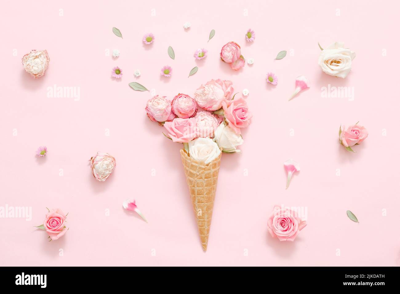 Frühlingsurlaub präsentieren konzeptionellen Rosenstrauß Stockfoto