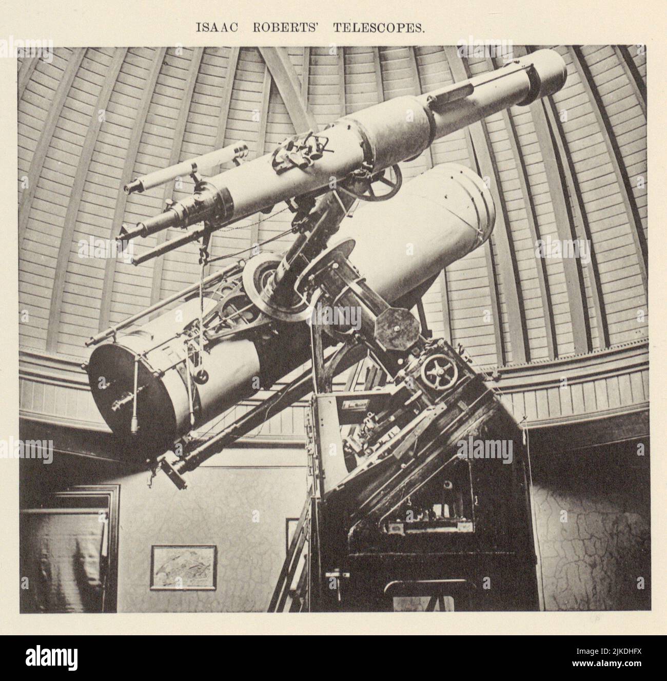 Isaac Roberts' Teleskope in seinem Observatorium. Ein Reflektor mit 20 Zoll Öffnung und 90 bis 8 Zoll Brennweite für fotografische Zwecke Stockfoto