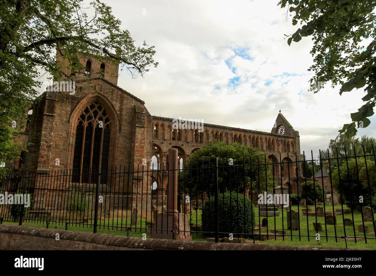 Schottische Ruine, Abteiruine, Ruinen der Jedburgh Abbey, einer Augustiner-Abtei an den schottischen Grenzen, Schottland, Großbritannien Stockfoto