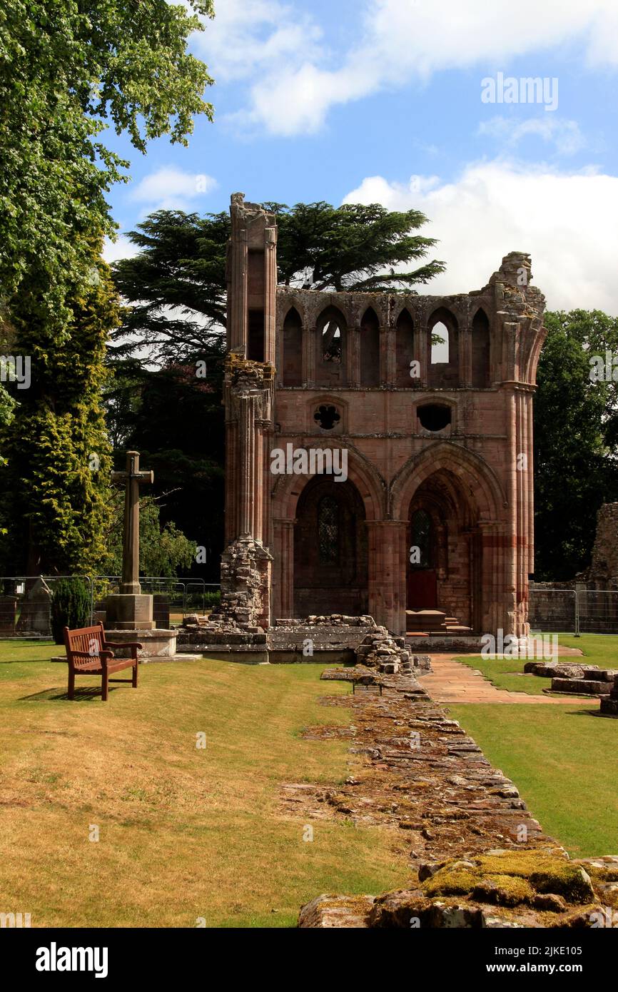 Schottische Ruine, Abteiruine, Ruinen der Dryburgh Abbey, ein prämonstratensisches Kloster in den Scottish Borders, Dryburgh, St Boswells, Schottland, Großbritannien Stockfoto
