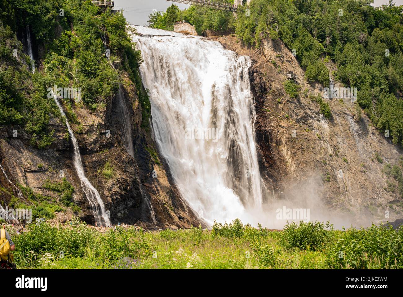 Montmorency Falls ist ein großer Wasserfall am Montmorency River in Quebec, Kanada Stockfoto